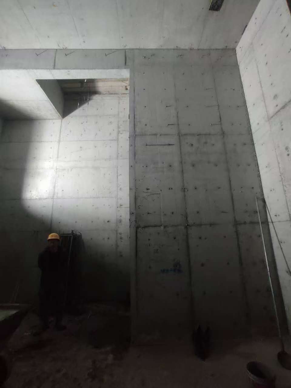 乐至墙上开槽钢筋断了有影响吗